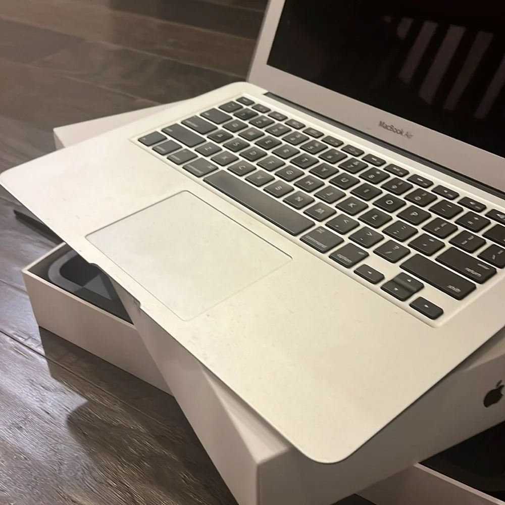 MacBook Air 13 Inch Laptop Computer For Parts Only - No Hard Drive -